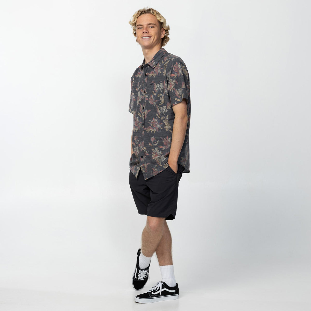 Men's TRVLR Halfback Hybrid 18" Hybrid Short - Phantom