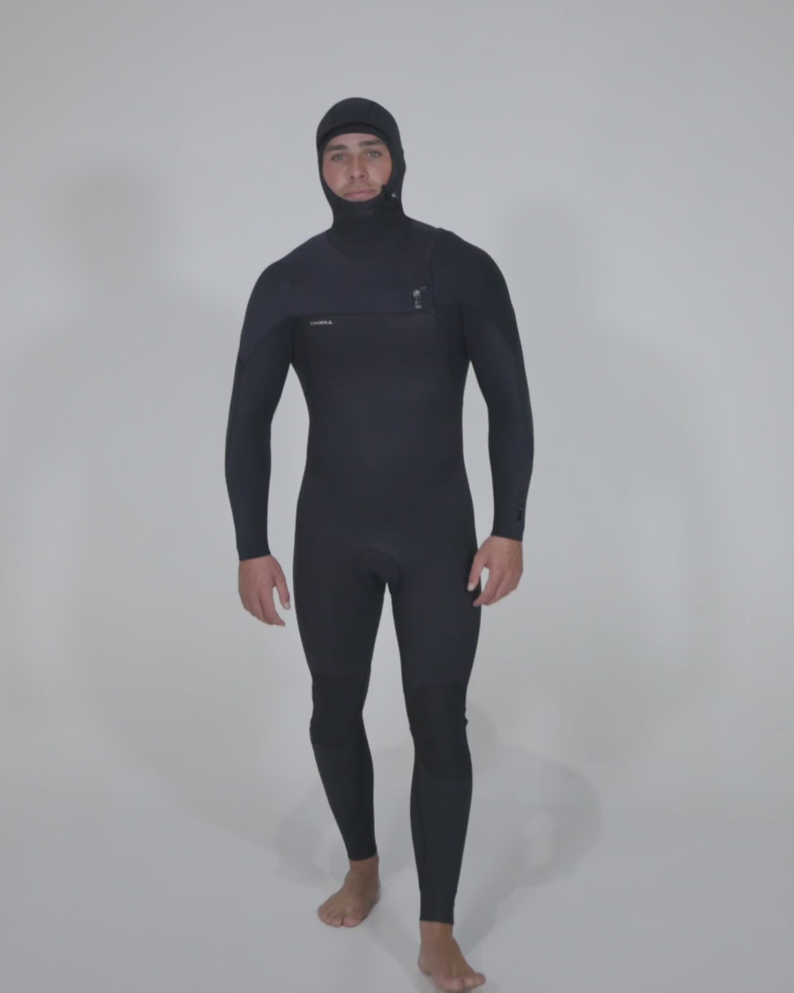 Load video: HyperFreak 5/4+ Hooded Steamer Chest Zip Wetsuit - Black Navy